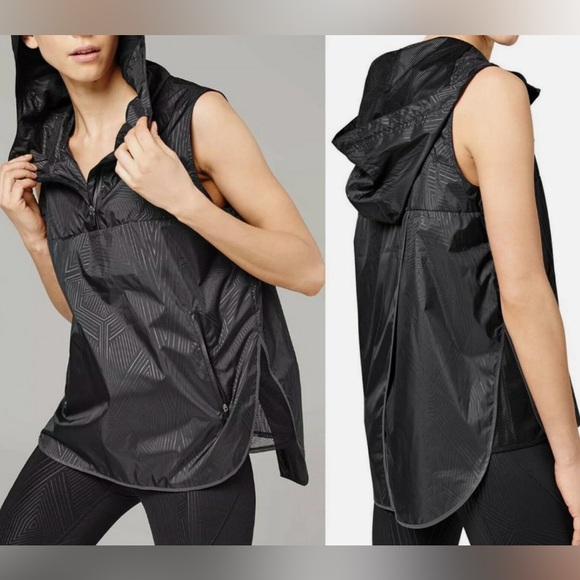 IVY PARK Jackets & Blazers - IVY PARK Reflective Hooded Sleeveless windbreaker Jacket Black size M